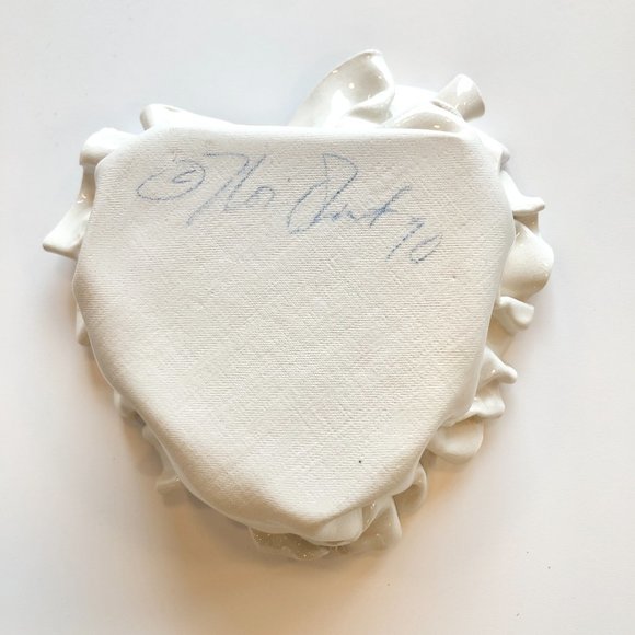 Hand-made Creamy White Heart with Ruffled Edge Ceramic Dish - SMALL - Picture 3 of 6